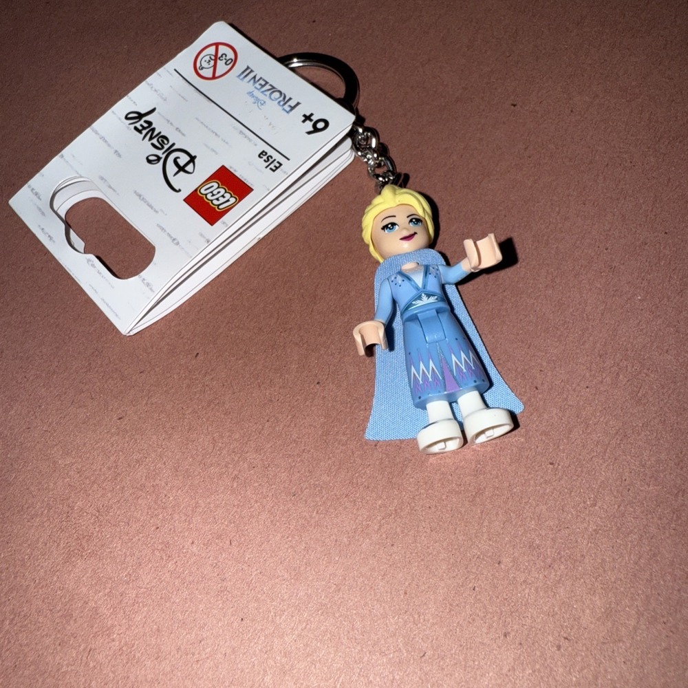 LEGO Disney Frozen II Queen Elsa #853968 Mini Figure Keychain Key Ring NEW 2019
